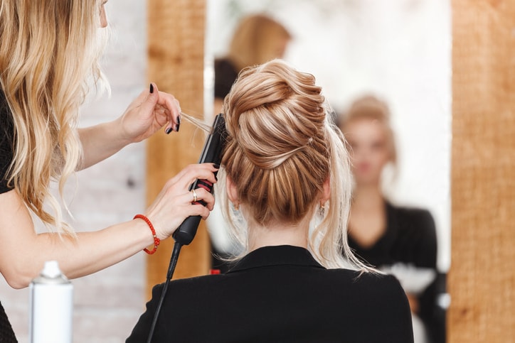 Qué estudiar para ser estilista profesional Qué estudiar para ser estilista profesional